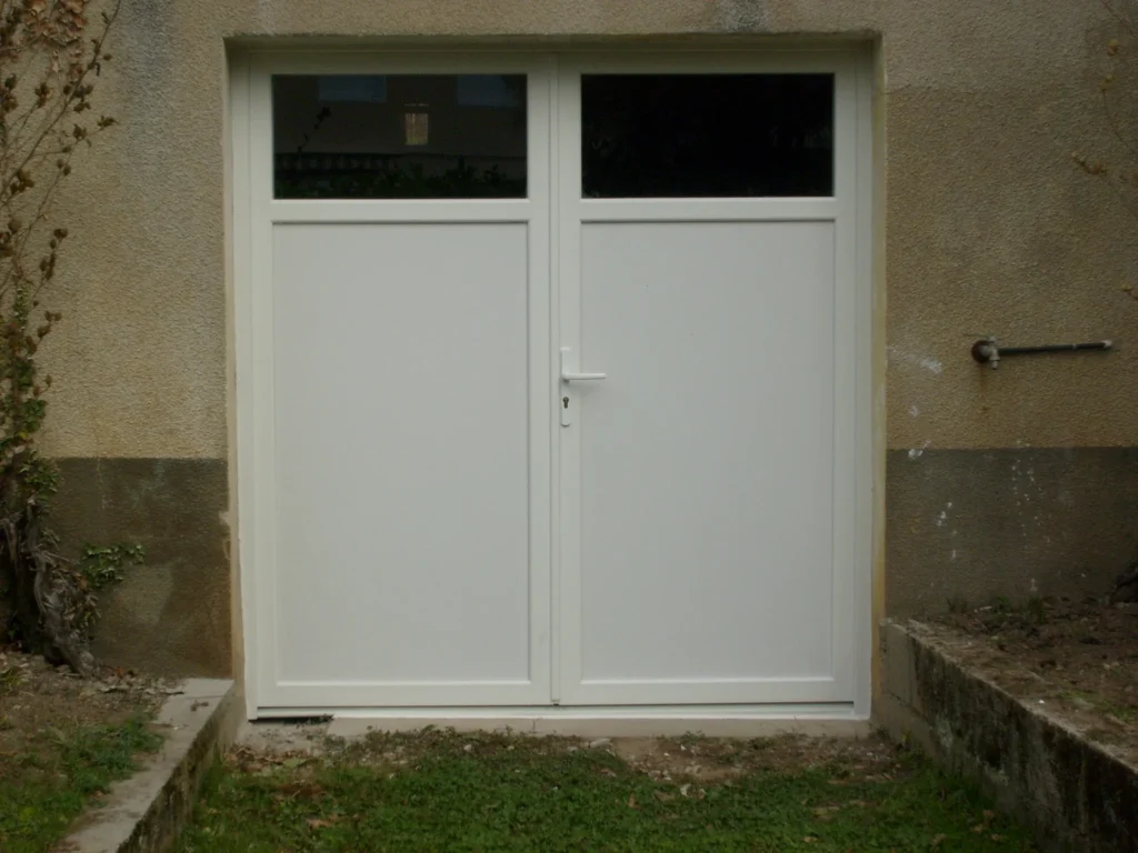 Porte de garage : réalisation de Gamso Menuiserie